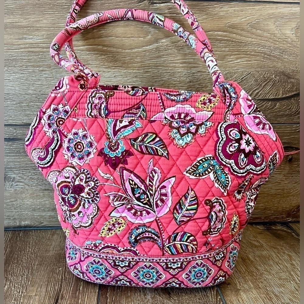 Vera Bradley Call me Coral quilted tote